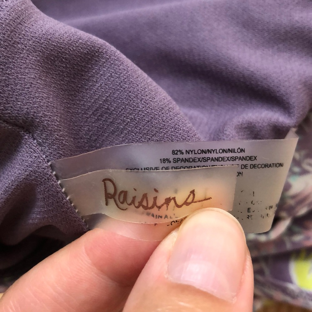 M size Raisins ruffles swimsuit pale print purple - Picture 6 of 6